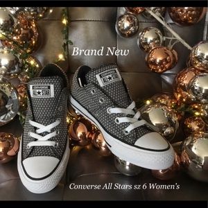 NEW Converse All Star sz 6 Women’s
